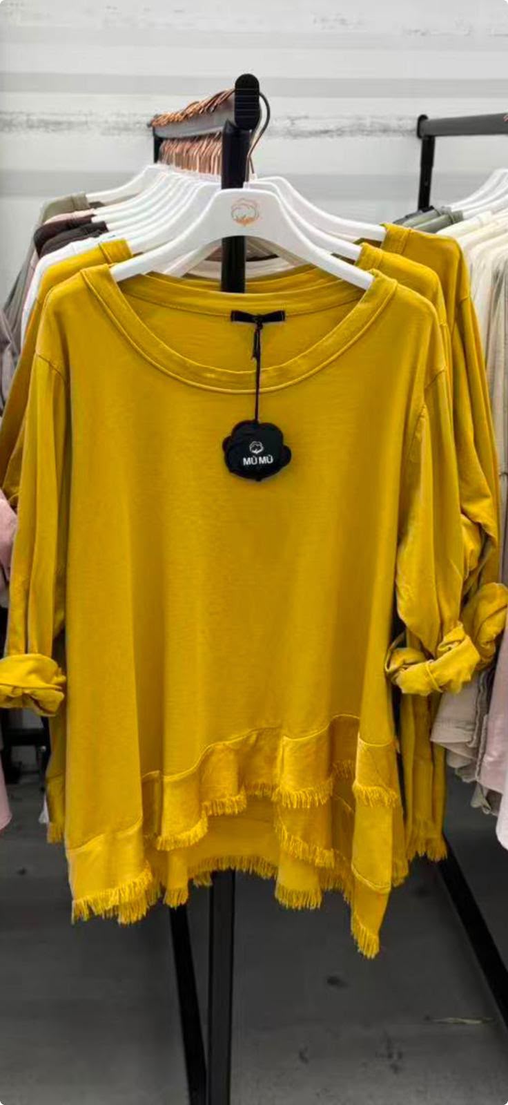7225 Raw Edge Fringe Hem Top