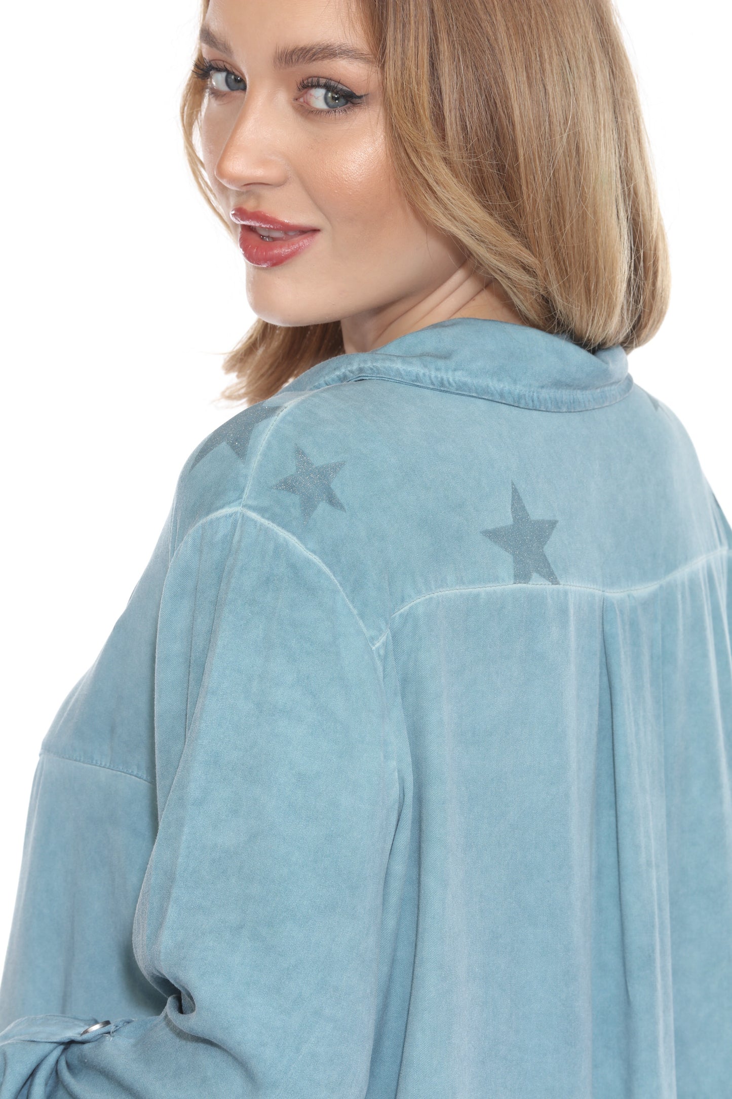 Lightweight Button-up Star Top