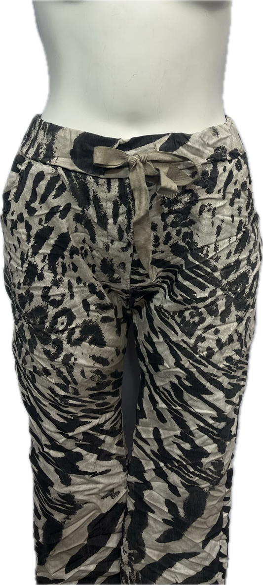 Jaguar print beige pant