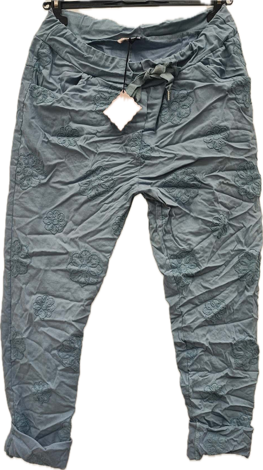 Floral Embroidery Stretch Pant